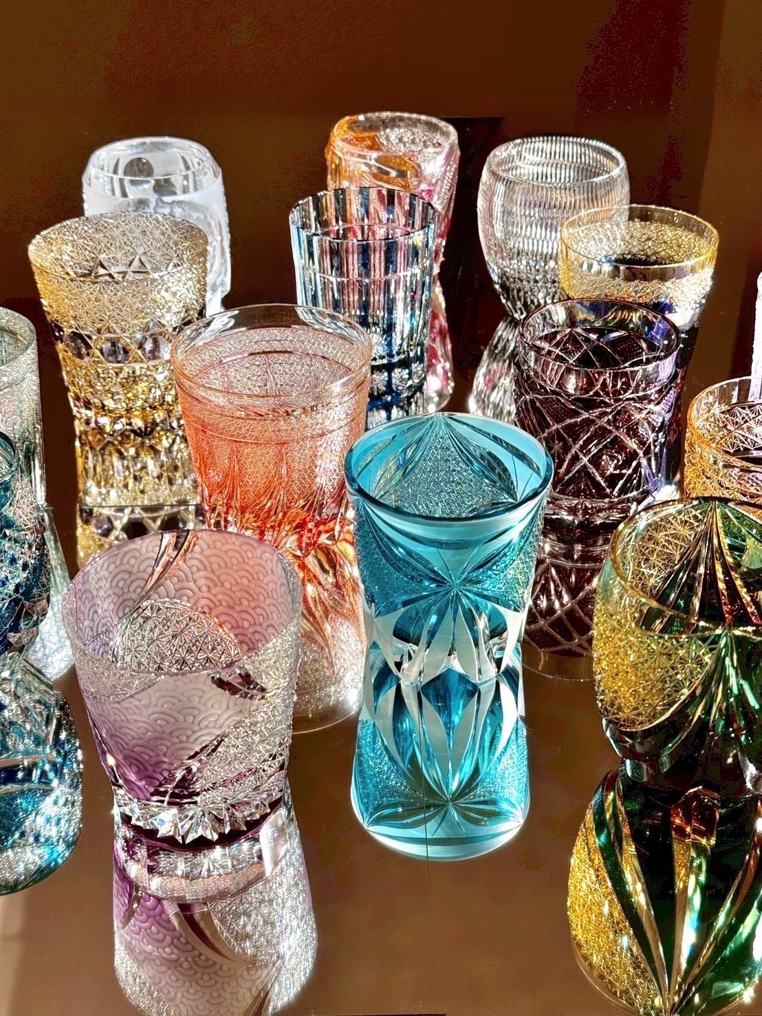 工芸品を見る使う買う