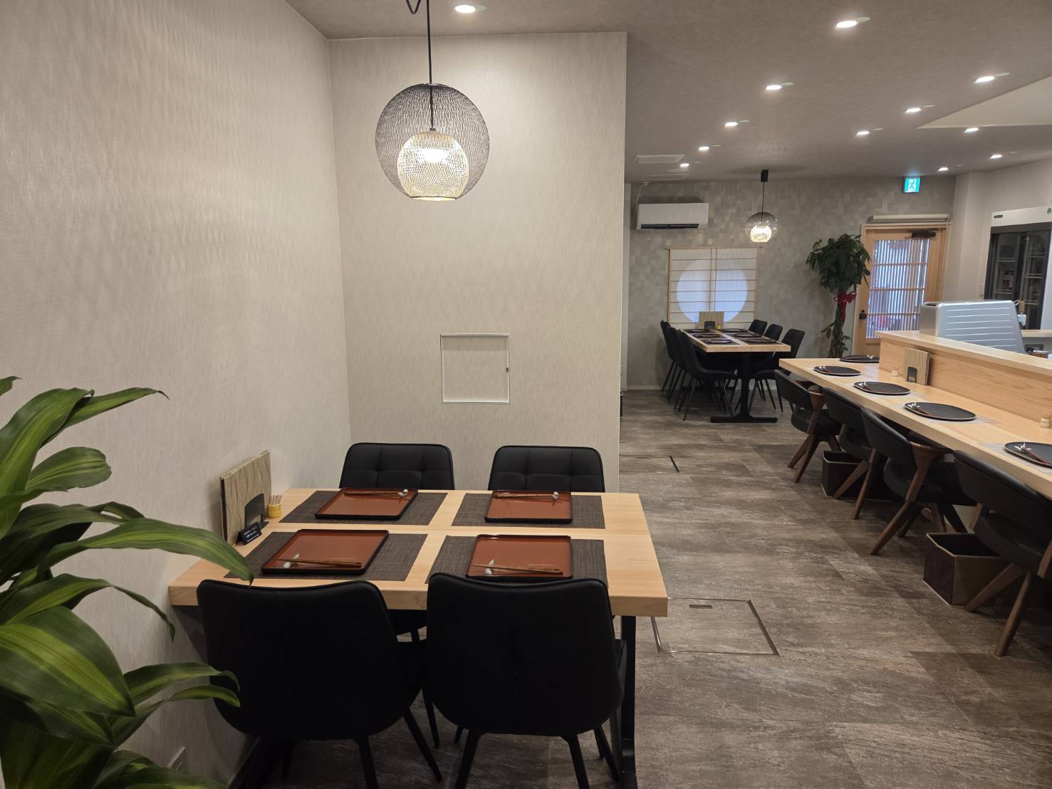 落ち着いた上質な店内