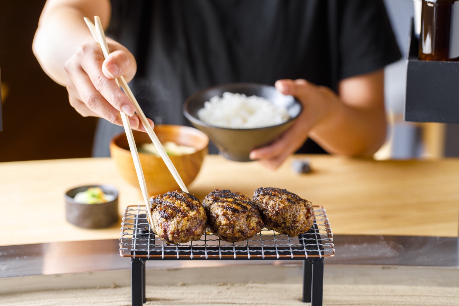 炭火焼きハンバーグ