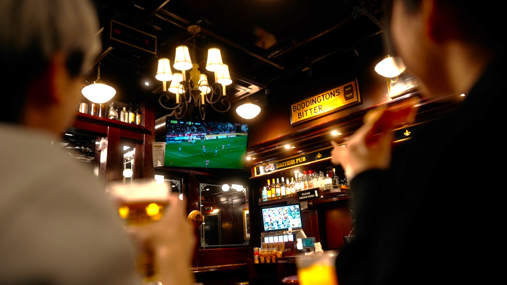 スポーツ観戦で乾杯