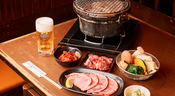 味わいと柔らかさに衝撃！創業50年・老舗の『ラム焼肉』コース